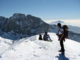 Salita al Ferrantino (2335 m) e al Ferrante (2427 m) e discesa al Rif. Albani (1939 m) in un mare di neve il 28 febb 09  - FOTOGALLERY